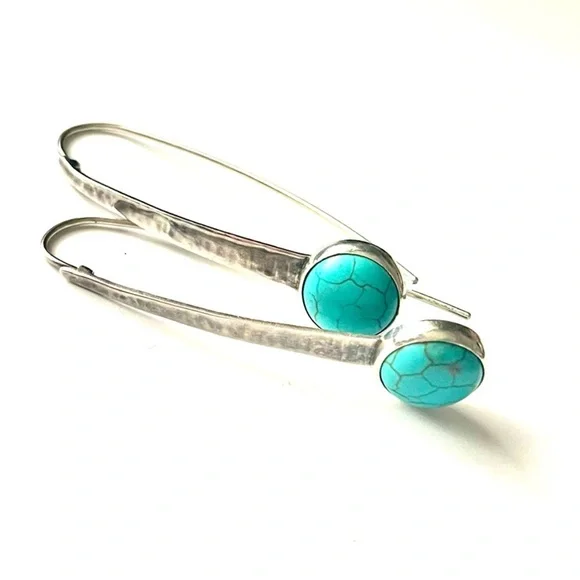 Silpada Vintage Hammered
Sterling Silver & Turquoise
Earrings - Picture 1 of 7